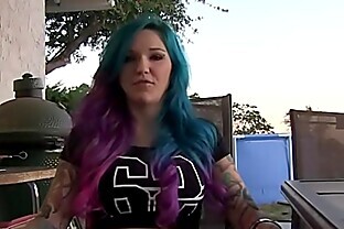Emo alt slut gets cummed